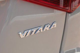 2023 Suzuki Vitara LY Series II 2WD Pearl White 5 Speed Manual Wagon