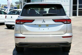 2023 Mitsubishi Outlander ZM MY24 ES 2WD Sterling Silver 8 Speed Constant Variable Wagon