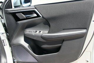 2023 Mitsubishi Outlander ZM MY23 ES 7 Seat (2WD) Sterling Silver 8 Speed CVT Auto 8 Speed Wagon