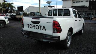 Toyota Hilux Super White 6 Speed