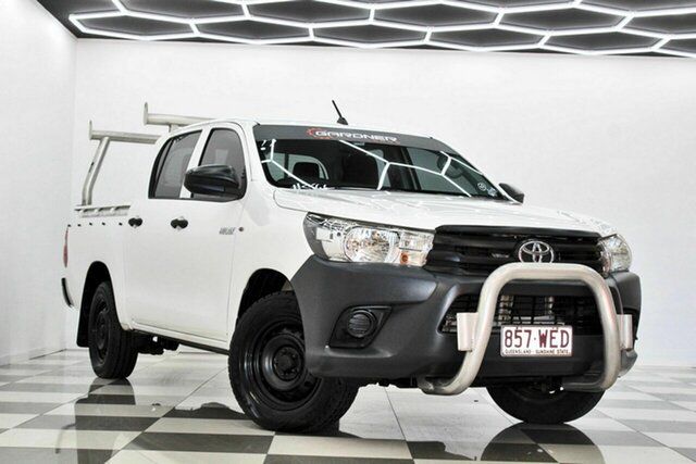 Used Toyota Hilux TGN121R Workmate Burleigh Heads, 2016 Toyota Hilux TGN121R Workmate White 5 Speed Manual Dual Cab Utility