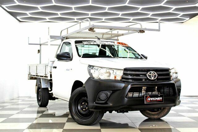 Used Toyota Hilux TGN121R MY19 Workmate Burleigh Heads, 2018 Toyota Hilux TGN121R MY19 Workmate White 6 Speed Automatic Cab Chassis