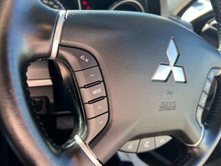 2011 Mitsubishi Pajero NT MY11 RX White 5 Speed Sports Automatic Wagon