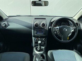 2013 Nissan Dualis J10W Series 4 MY13 TS Hatch 2WD Silver 6 Speed Manual Hatchback