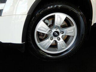 2012 Mahindra XUV500 (AWD) White 6 Speed Manual Wagon