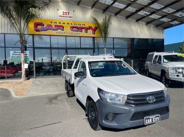 Used Toyota Hilux GUN122R Workmate Traralgon, 2017 Toyota Hilux GUN122R Workmate White 5 Speed Manual Cab Chassis