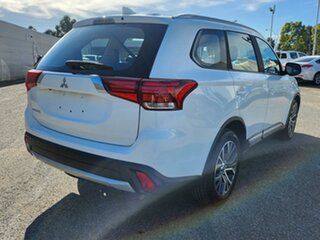 2017 Mitsubishi Outlander ZL MY18.5 ES 2WD White 6 Speed Constant Variable Wagon