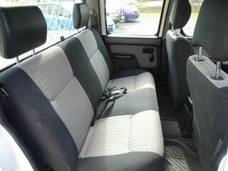 2013 Nissan Navara D22 Series 5 ST-R (4x4) White 5 Speed Manual Dual Cab Pick-up