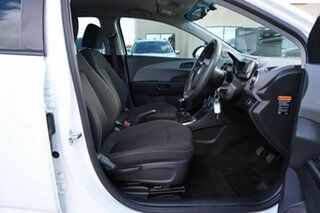 2016 Holden Barina TM MY16 CD White 5 Speed Manual Hatchback