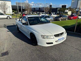 2005 Holden Commodore VZ White 6 Speed Manual Utility.