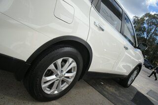 2014 Nissan X-Trail T32 ST 7 Seat (FWD) White Continuous Variable Wagon