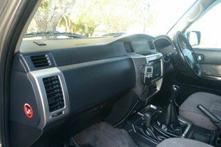 2013 Nissan Patrol Y61 GU 8 ST Gold 5 Speed Manual Wagon