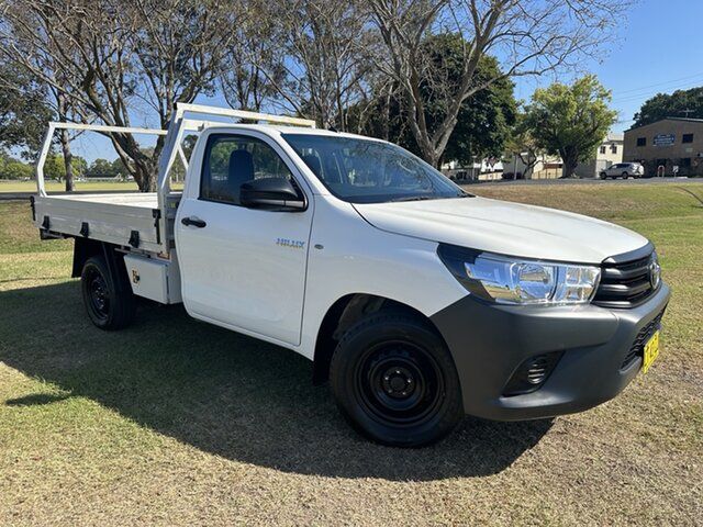 Used Toyota Hilux TGN121R Workmate South Grafton, 2017 Toyota Hilux TGN121R Workmate Glacier White 5 Speed Manual Cab Chassis