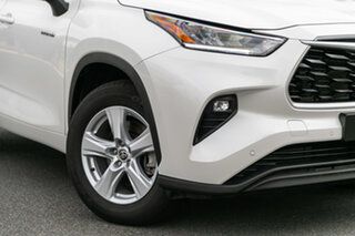 2021 Toyota Kluger Crystal Pearl Wagon.