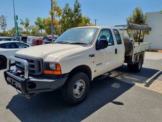 2002 Ford F350 XL Super Cab White 4 speed Automatic Cab Chassis