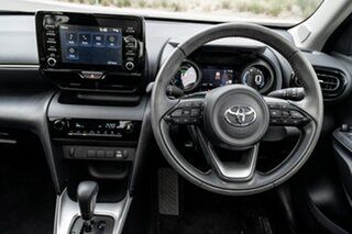 2022 Toyota Yaris Cross Crystal Pearl Hatchback