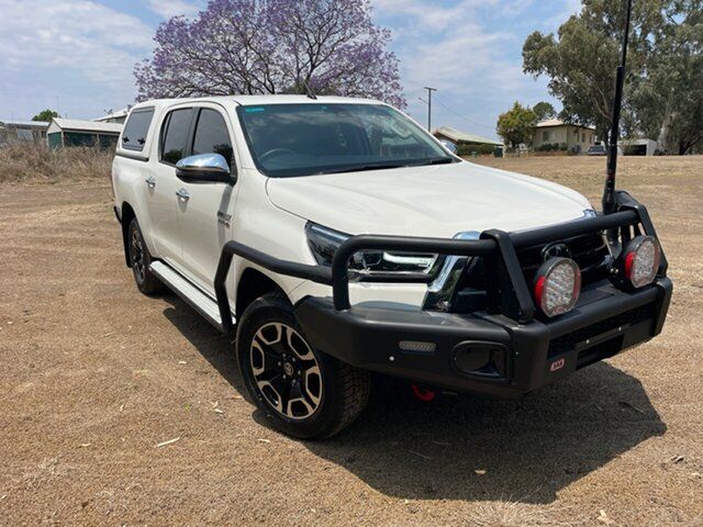 Pre-Owned Toyota Hilux GUN126R SR5 Double Cab Oakey, 2020 Toyota Hilux GUN126R SR5 Double Cab Glacier White 6 Speed Sports Automatic Cab Chassis