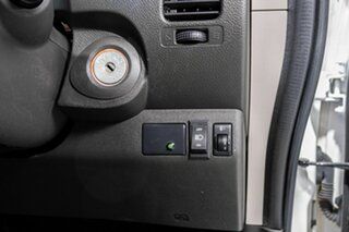 2010 Nissan Navara D40 ST (4x4) White 6 Speed Manual Dual Cab Pick-up