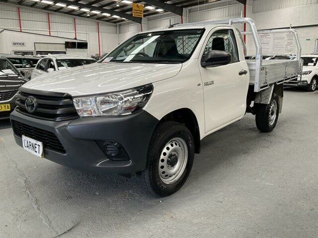 Used Toyota Hilux GUN122R MY19 Workmate Smithfield, 2019 Toyota Hilux GUN122R MY19 Workmate White 5 Speed Manual Cab Chassis