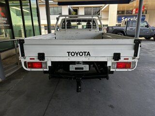 2017 Toyota Hilux GUN122R Workmate 4x2 White 5 Speed Manual Cab Chassis