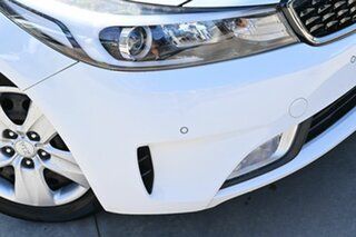 2017 Kia Cerato YD MY18 S White 6 Speed Sports Automatic Hatchback.