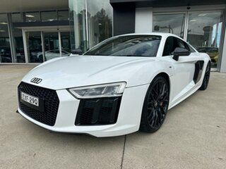 2016 Audi R8 White Sports Automatic Dual Clutch Coupe.