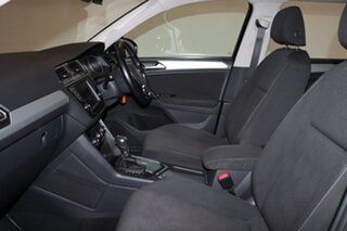 2016 Volkswagen Tiguan 5N MY17 110TSI DSG 2WD Trendline Black 6 Speed Sports Automatic Dual Clutch