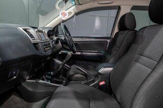 2015 Toyota Hilux KUN26R MY14 SR5 (4x4) White 5 Speed Manual Dual Cab Pick-up