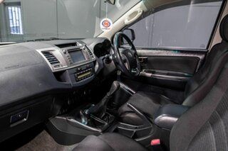 2015 Toyota Hilux KUN26R MY14 SR5 (4x4) White 5 Speed Manual Dual Cab Pick-up