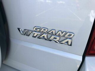 2015 Suzuki Grand Vitara JB Navigator 2WD White 5 Speed Manual Wagon