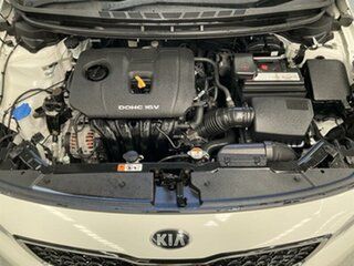 2017 Kia Cerato YD MY18 Sport White 6 Speed Auto Seq Sportshift Hatchback