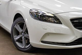 2016 Volvo V40 M Series MY16 T4 Adap Geartronic Luxury White Solid 6 Speed Sports Automatic