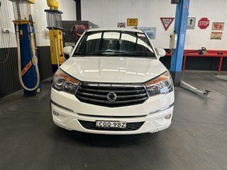 2013 Ssangyong Stavic A100 MY13 White 5 Speed Automatic Wagon