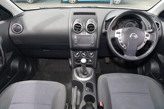 2013 Nissan Dualis J10W Series 3 MY12 ST Hatch 2WD White 6 Speed Manual Hatchback.