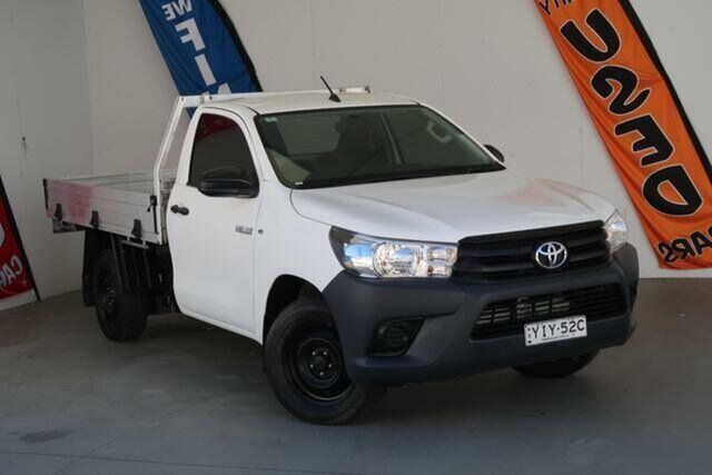 Used Toyota Hilux TGN121R MY17 Workmate Belconnen, 2018 Toyota Hilux TGN121R MY17 Workmate Glacier White 5 Speed Manual Cab Chassis