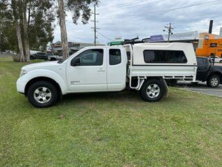 2009 Nissan Navara D40 RX King Cab White 5 Speed Automatic Cab Chassis.