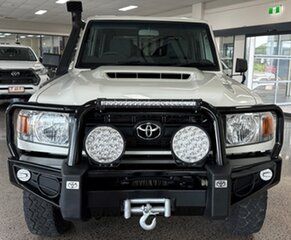 2018 Toyota Landcruiser VDJ79R Workmate Double Cab White 5 Speed Manual Cab Chassis