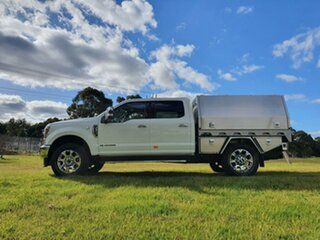 2022 Ford F350 (No Series) Lariat White Automatic Utility