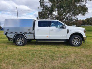 2022 Ford F350 (No Series) Lariat White Automatic Utility