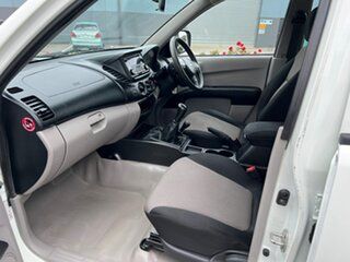 2014 Mitsubishi Triton MN MY15 GLX Double Cab White 5 Speed Manual Utility