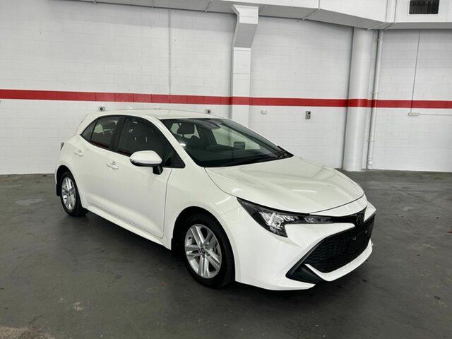 Used Toyota Corolla ZRE182R Ascent Sport S-CVT Clontarf, 2018 Toyota Corolla ZRE182R Ascent Sport S-CVT White 7 Speed Constant Variable Hatchback