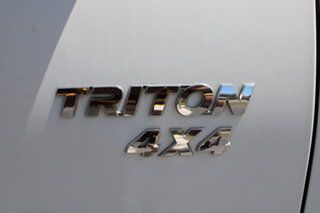 2011 Mitsubishi Triton MN MY11 GL-R Double Cab White 5 Speed Manual Utility