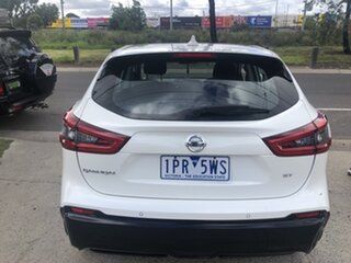 2017 Nissan Qashqai J11 MY18 ST White Continuous Variable Wagon.