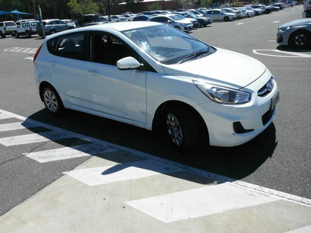 Used Hyundai Accent RB4 MY16 Active Glenelg, 2016 Hyundai Accent RB4 MY16 Active White 6 Speed Manual Hatchback