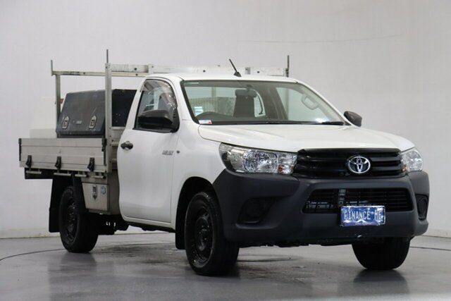 Used Toyota Hilux TGN121R Workmate 4x2 Victoria Park, 2017 Toyota Hilux TGN121R Workmate 4x2 White 5 Speed Manual Cab Chassis