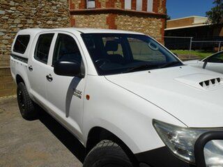 2015 Toyota Hilux KUN26R MY14 SR (4x4) White 5 Speed Automatic Double Cab Chassis.