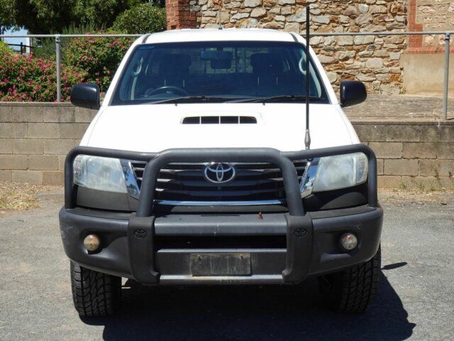 Used Toyota Hilux KUN26R MY14 SR (4x4) Enfield, 2015 Toyota Hilux KUN26R MY14 SR (4x4) White 5 Speed Automatic Double Cab Chassis