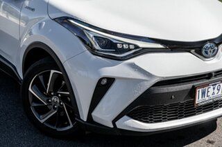 2022 Toyota C-HR Frosted White Wagon.