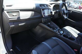 2021 Nissan Leaf ZE1 Ivory Pearl & Black Roof 1 Speed Reduction Gear Hatchback