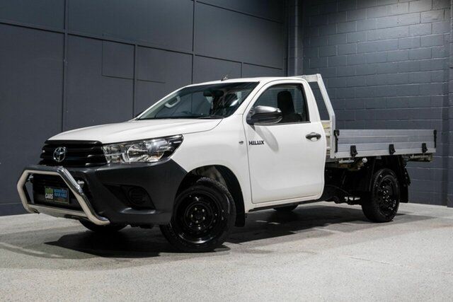 Used Toyota Hilux GUN122R MY19 Workmate Slacks Creek, 2019 Toyota Hilux GUN122R MY19 Workmate White 5 Speed Manual Cab Chassis